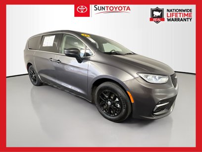 Used 2023 Chrysler Pacifica Touring-L