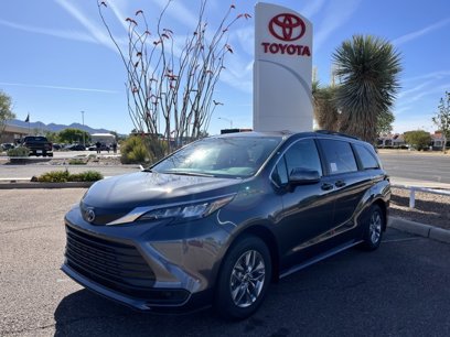 New 2025 Toyota Sienna LE