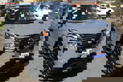 New 2025 Nissan Rogue Platinum w/ Tech Package