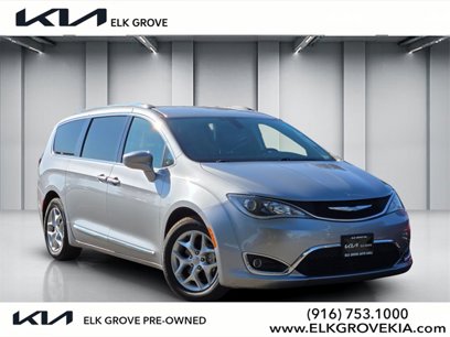 Used 2017 Chrysler Pacifica Touring-L Plus w/ Tire & Wheel Group