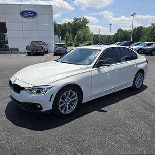 Used 2018 BMW 320i xDrive Sedan w/ Premium Package