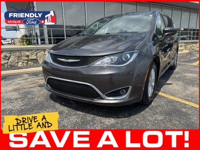 Used 2017 Chrysler Pacifica Touring-L