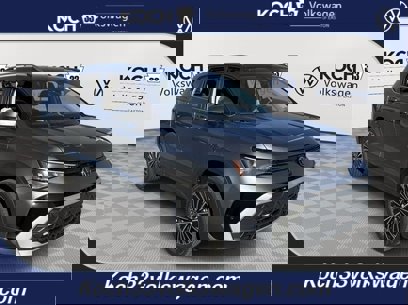 New 2025 Volkswagen Taos SE