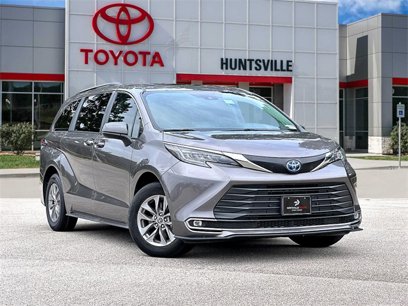 Used 2022 Toyota Sienna XLE
