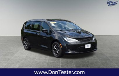 Used 2019 Chrysler Pacifica Touring-L Plus w/ S Appearance Package