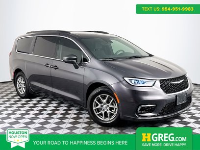 Used 2022 Chrysler Pacifica Touring