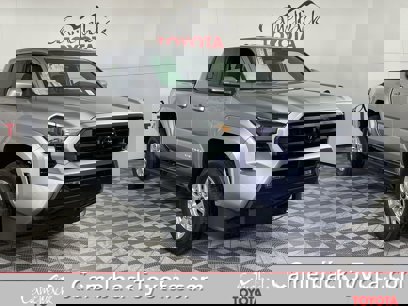 New 2025 Toyota Tacoma SR5