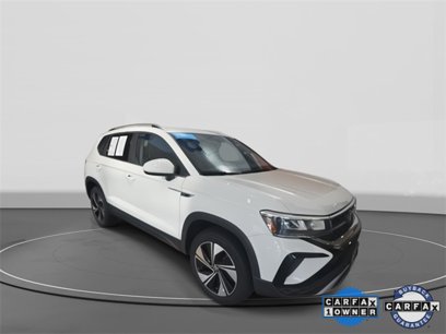 Certified 2024 Volkswagen Taos SE w/ Panoramic Sunroof Package