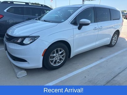 Used 2017 Chrysler Pacifica LX