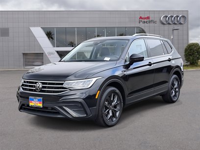 Used 2022 Volkswagen Tiguan SE w/ Panoramic Sunroof Package
