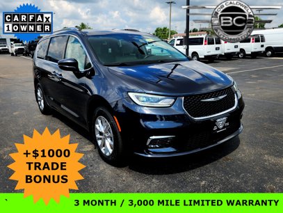 Used 2021 Chrysler Pacifica Touring-L w/ Uconnect Theater Family Group