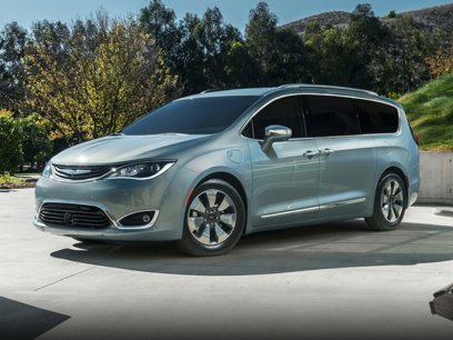 Used 2018 Chrysler Pacifica Limited w/ Advanced Safetytec Group