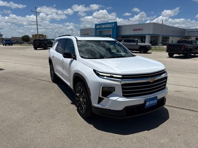 New 2025 Chevrolet Traverse LT w/ Sun and Wheel Package