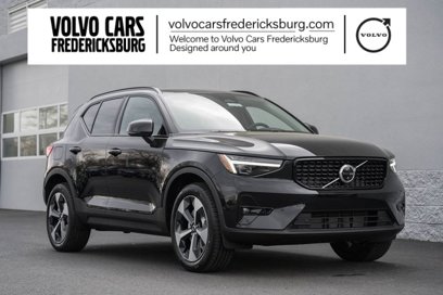 New 2025 Volvo XC40 B5 Plus w/ Protection Package Premier