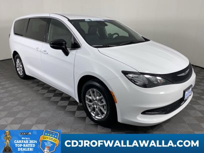 New 2025 Chrysler Voyager LX