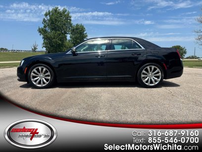 Used 2019 Chrysler 300 Touring w/ Chrome Appearance Package