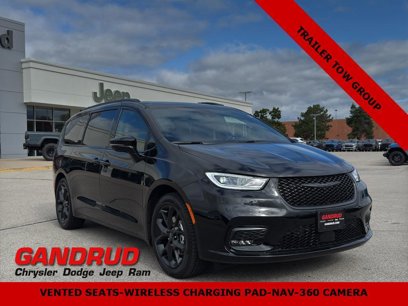 New 2026 Chrysler Pacifica Limited w/ S Appearance Package