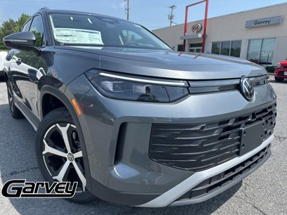 New 2025 Volkswagen Tiguan SE