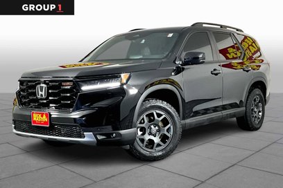 Used 2025 Honda Pilot TrailSport