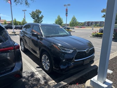 Used 2022 Toyota Highlander Limited