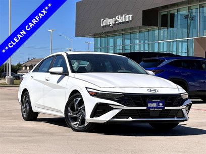 Used 2024 Hyundai Elantra SEL w/ Convenience Package