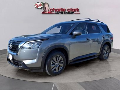 Certified 2022 Nissan Pathfinder SV