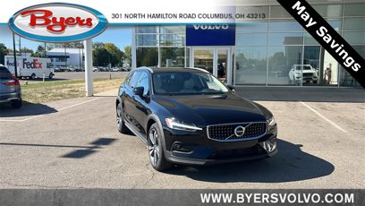 New 2025 Volvo V60 B5 Cross Country Plus w/ Protection Package Premier