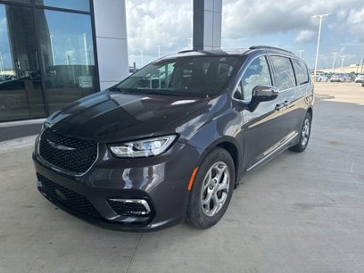 Used 2023 Chrysler Pacifica Limited