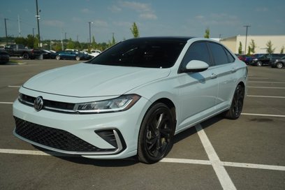 Used 2025 Volkswagen Jetta SE