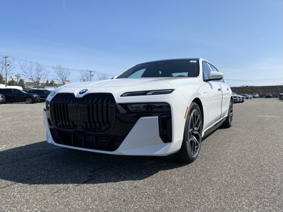 New 2025 BMW 750e xDrive w/ Premium Package