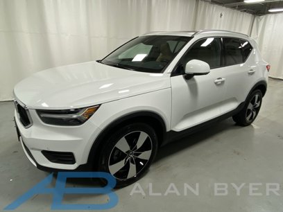 Used 2020 Volvo XC40 T5 Momentum w/ Protection Package