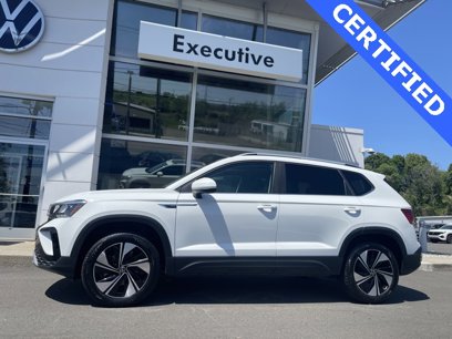 Certified 2024 Volkswagen Taos SE w/ Panoramic Sunroof Package