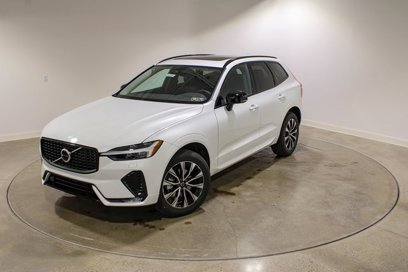 New 2025 Volvo XC60 B5 Core w/ Climate Package