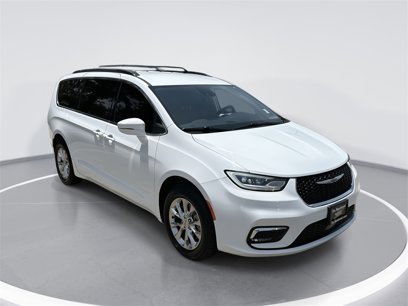 Used 2022 Chrysler Pacifica Touring-L