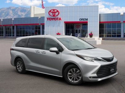 Used 2022 Toyota Sienna XLE