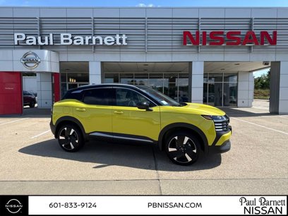 New 2025 Nissan Kicks SR w/ Illumination Package