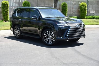 New 2025 Lexus LX 600 4WD w/ Luxury Package