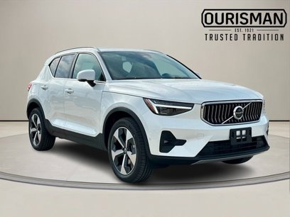 New 2025 Volvo XC40 B5 Plus w/ Protection Package Premier