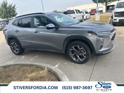 Used 2025 Chevrolet Trax LT
