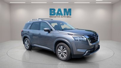 Used 2022 Nissan Pathfinder SL