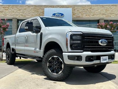 New 2025 Ford F250 Platinum w/ Tremor Off-Road Package
