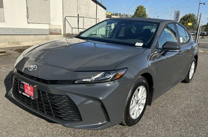 New 2025 Toyota Camry LE