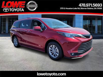 Certified 2025 Toyota Sienna XLE