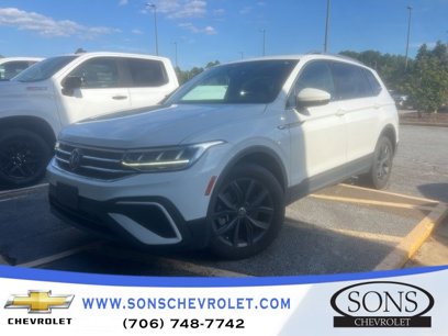 Used 2022 Volkswagen Tiguan SE w/ Panoramic Sunroof Package