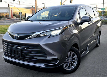 Used 2022 Toyota Sienna LE