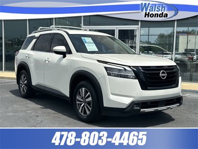 Used 2023 Nissan Pathfinder SL w/ Lighting Package (N92)