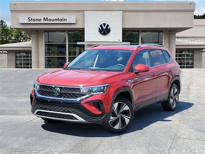 Certified 2024 Volkswagen Taos SE w/ Panoramic Sunroof Package