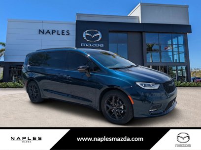 Used 2025 Chrysler Pacifica Limited