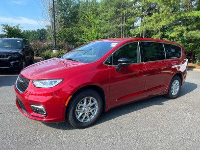 New 2025 Chrysler Pacifica Select