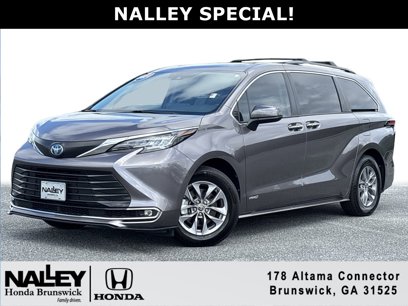 Used 2021 Toyota Sienna XLE